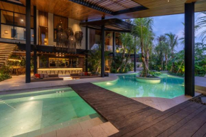 Villa Baratega - Dreamy Urban Tropical 6BR Villa for Large Group